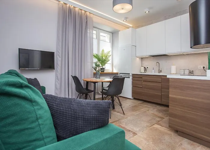 Urban Jungle Apartment In The Heart Of The City