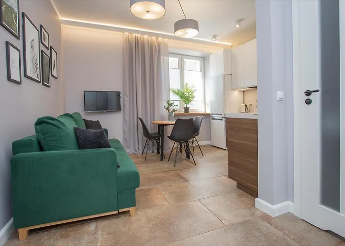 Urban Jungle Apartment In The Heart Of The City