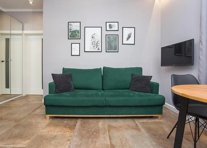 Urban Jungle Apartment In The Heart Of The City