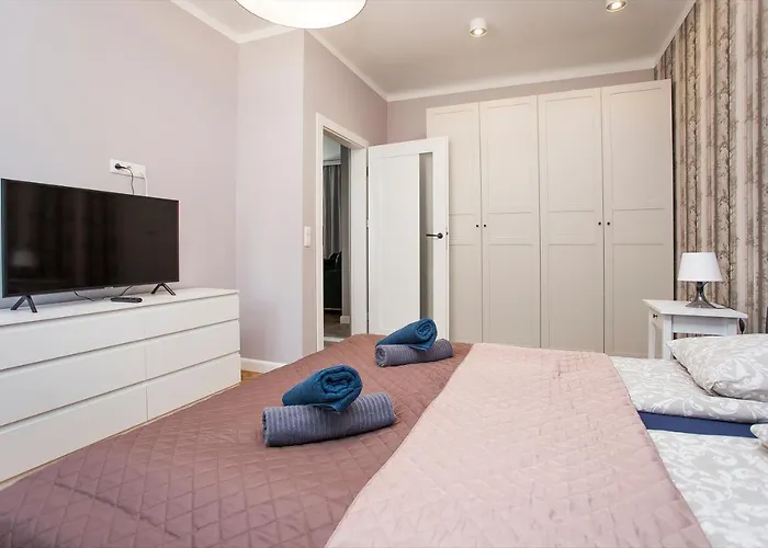 Urban Jungle Apartment In The Heart Of The City
